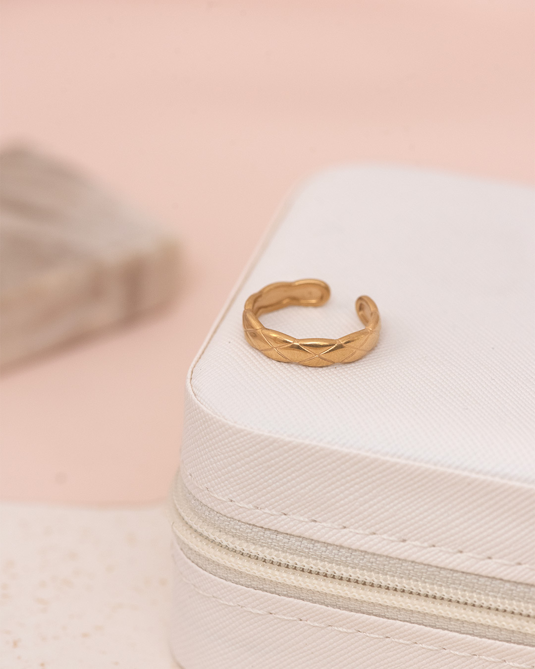 Crosshatch band ring - Image 3