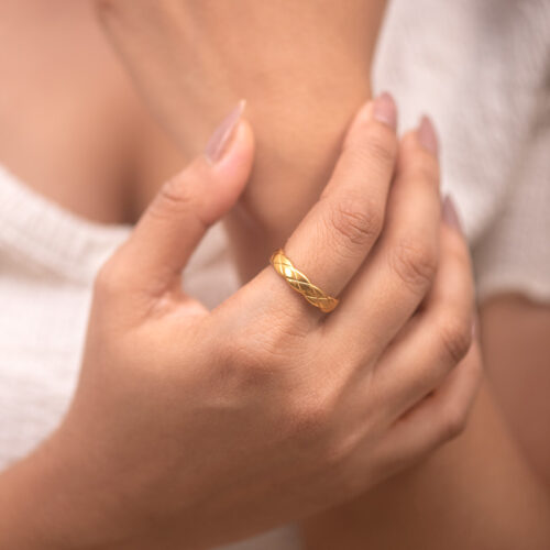 Alternative view of Crosshatch band ring