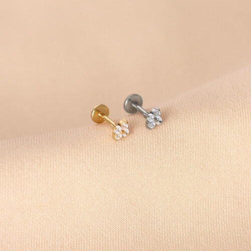 Blossom titanium stud (1 pc)
